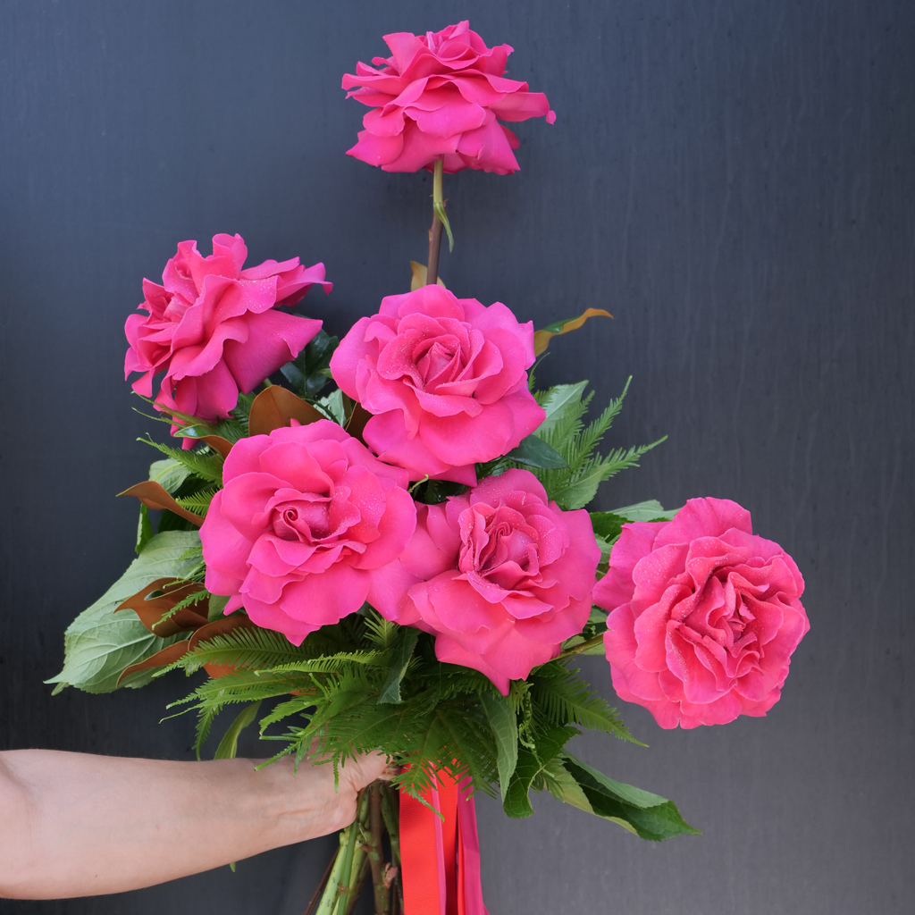 Valentine's 6 stem bouquet